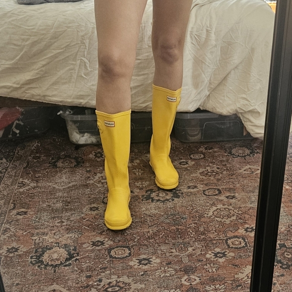 Hunter Yellow Boots - Picture 9 of 11